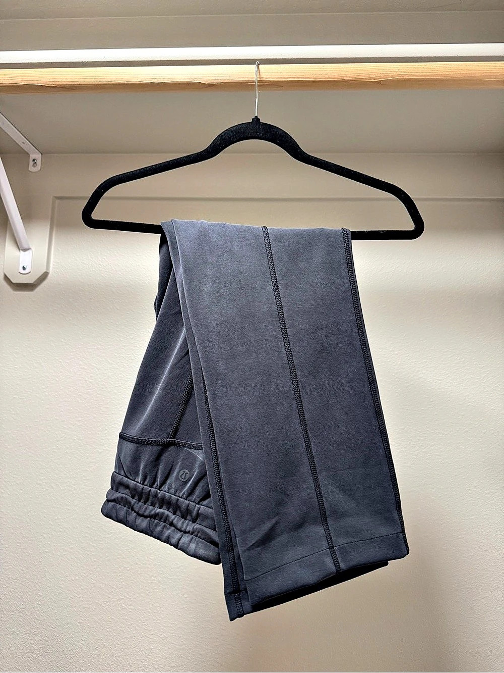 Lululemon Softstreme High-Rise Straight-Leg Crop Pant